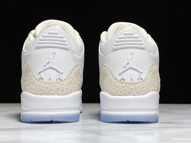 One Kick 136064-111 White Air Triple Jordan 3 Retro 0813